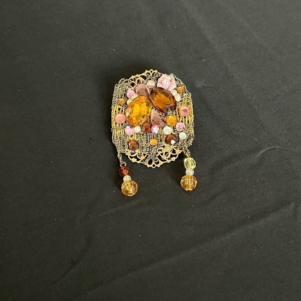 Brooch  